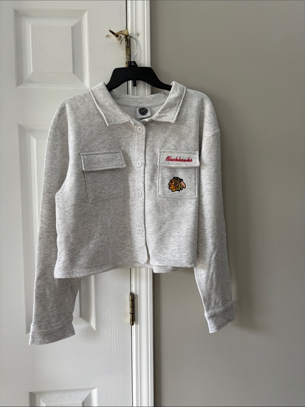 NHL Grey Button-Front Cropped Sweatshirt with Embroidered Patch